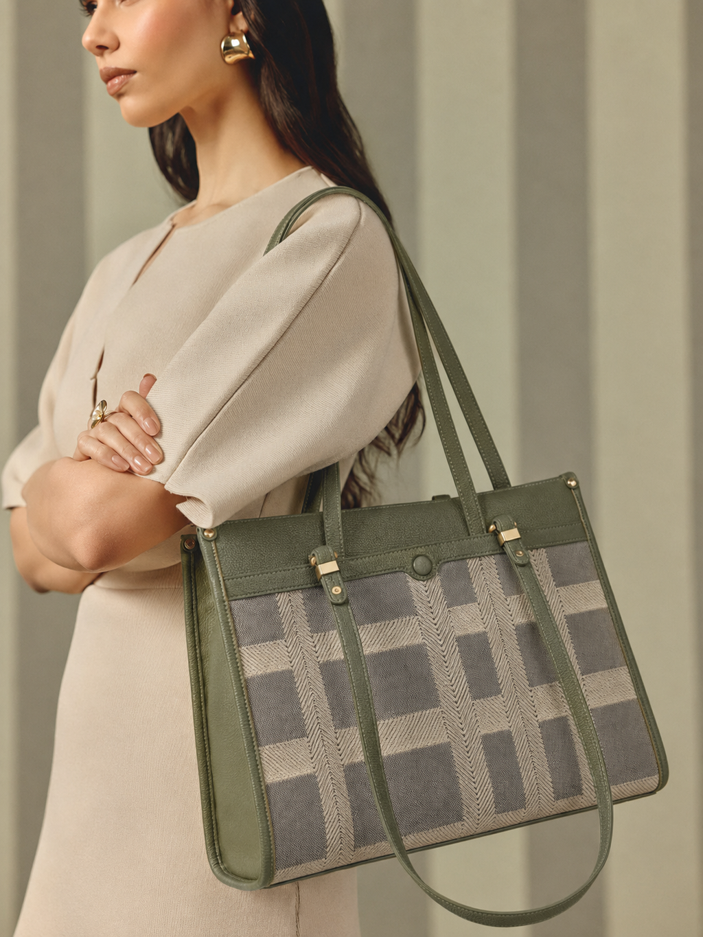 Vinenna Green Office Tote Bag