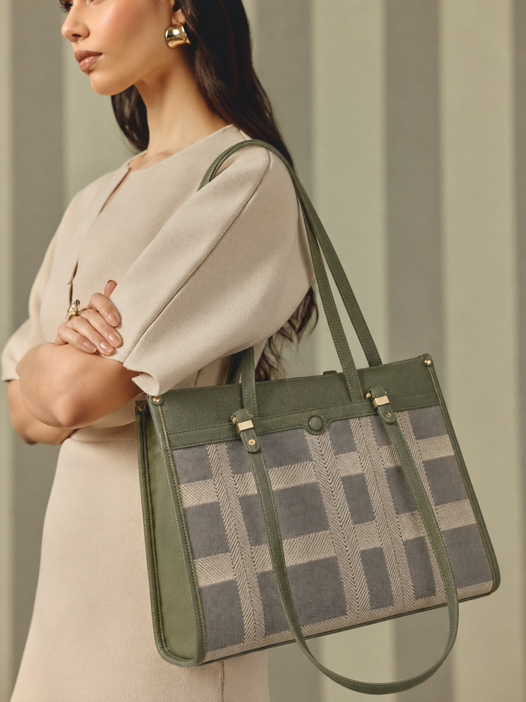 Vinenna Green Office Tote Bag